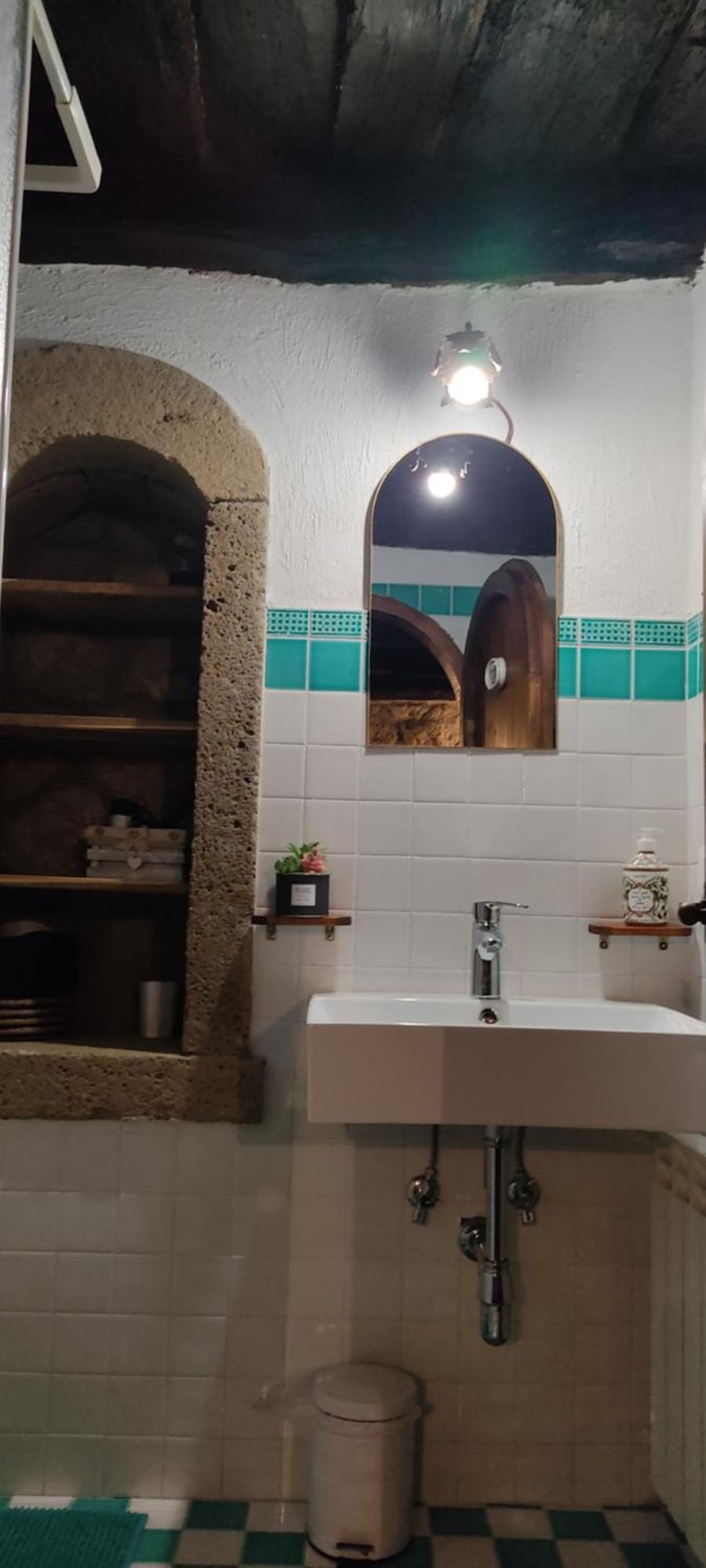 La Chascona Di Farnese Casa Di Tufo Nel Borgo Apartment Luaran gambar