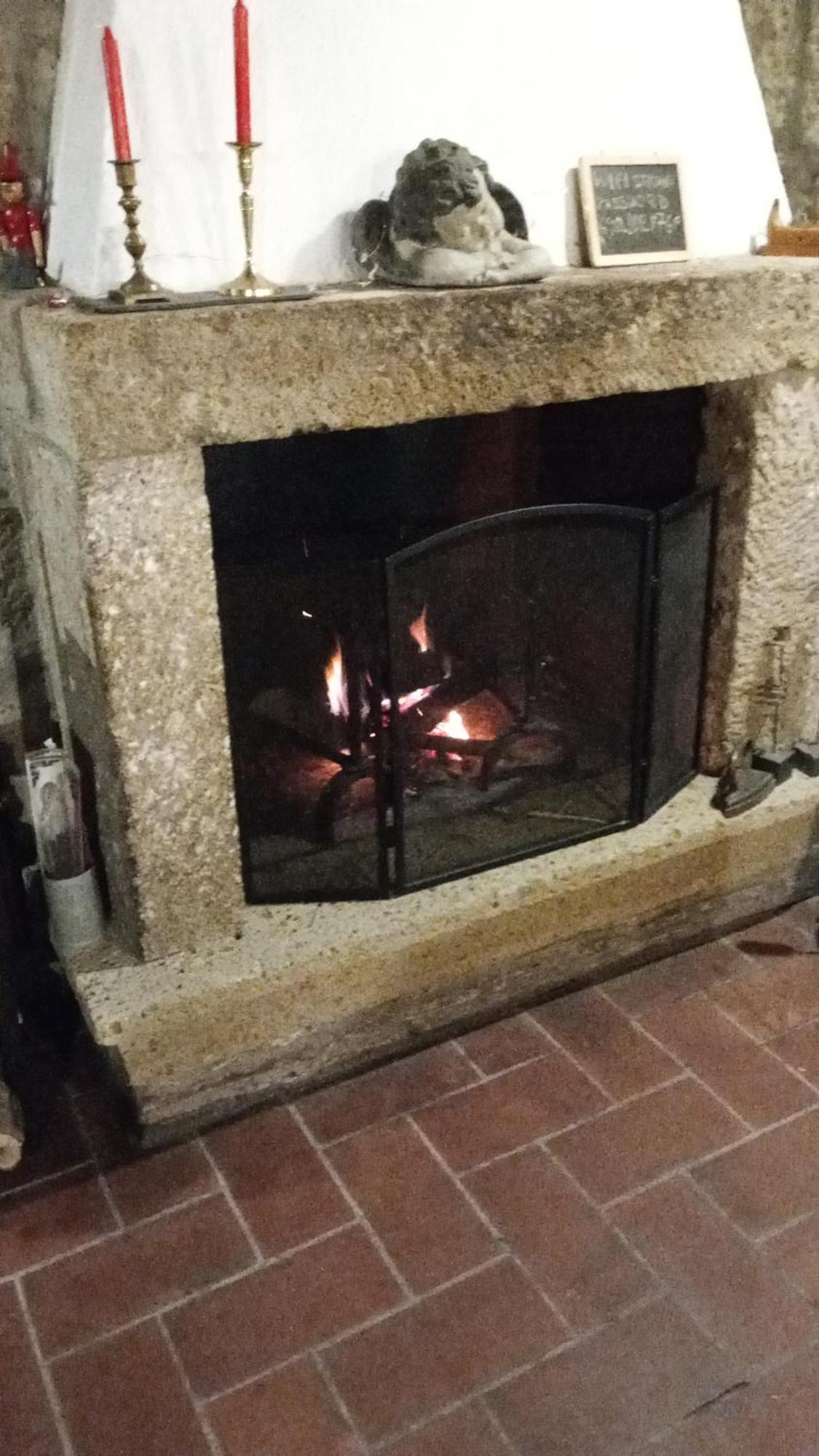 La Chascona Di Farnese Casa Di Tufo Nel Borgo Apartment Luaran gambar
